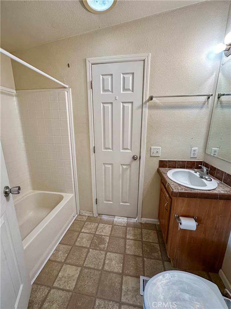 2450 E Hobsonway 57 Property Photo 9