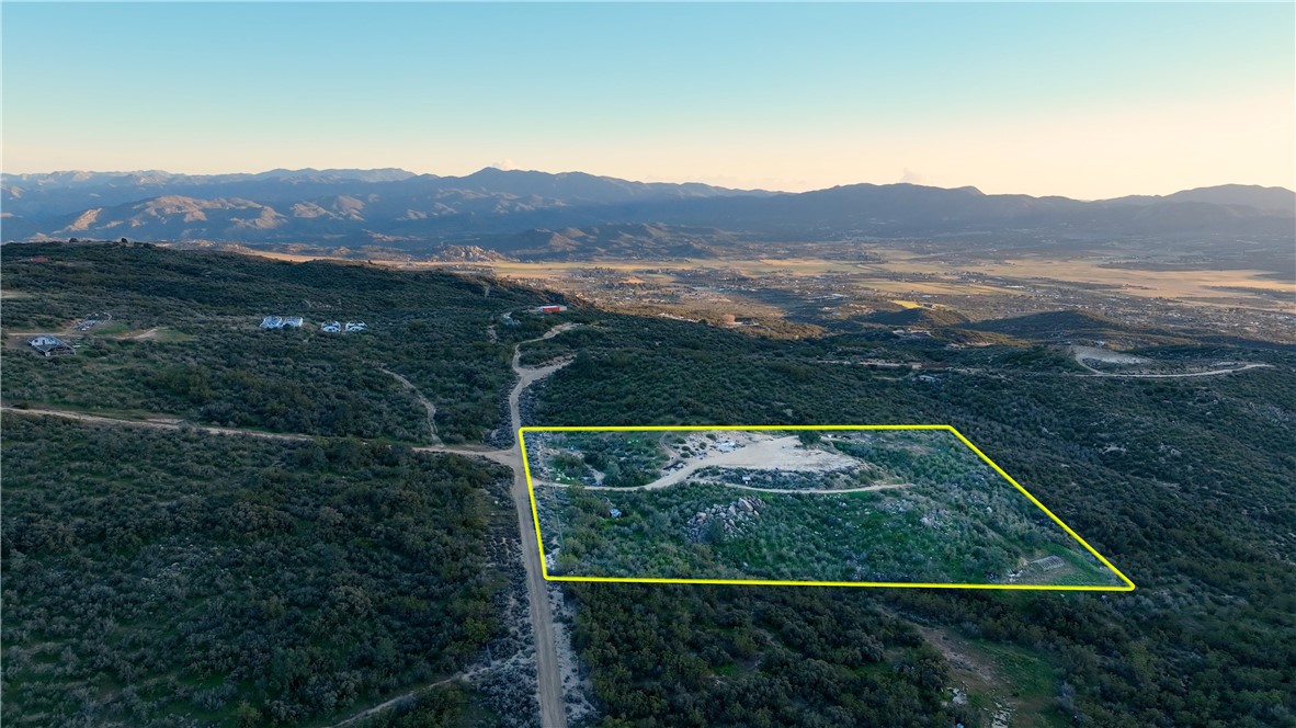 40521 Tweedie Trail Property Photo 5