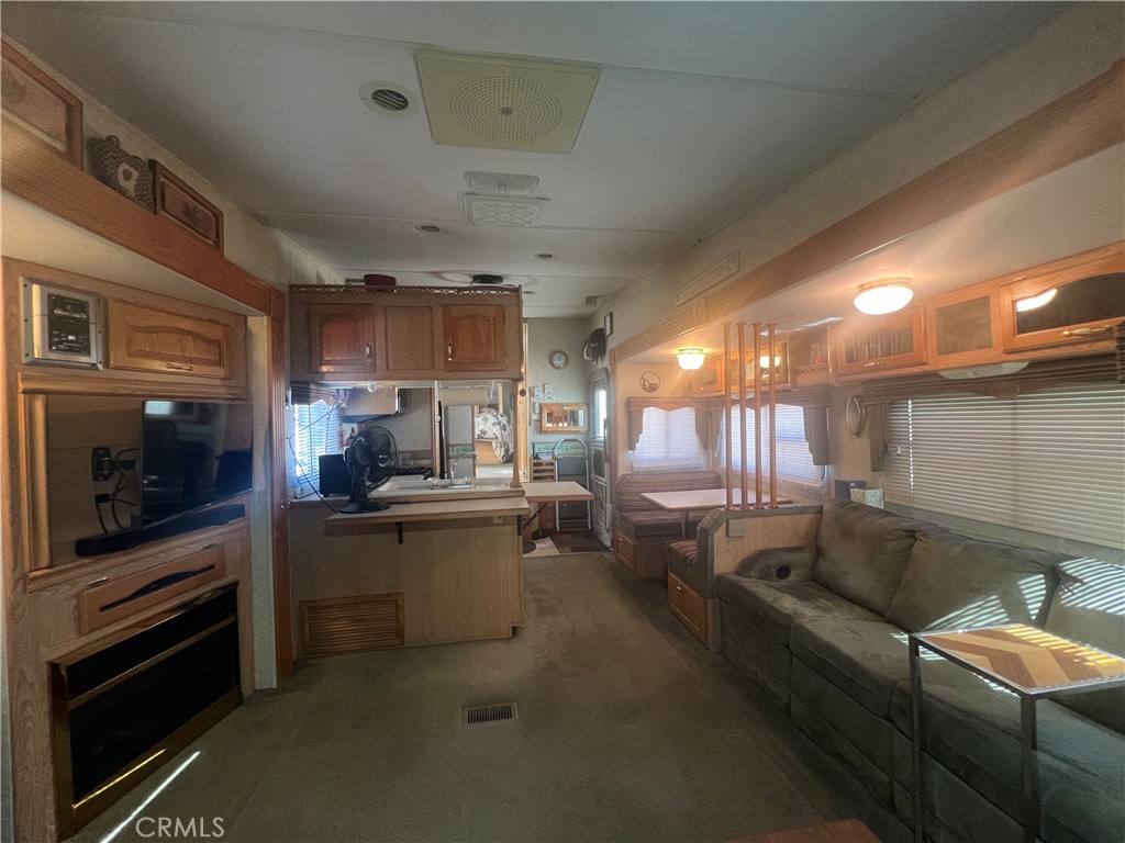 1295 S Cawston Avenue Property Photo 11