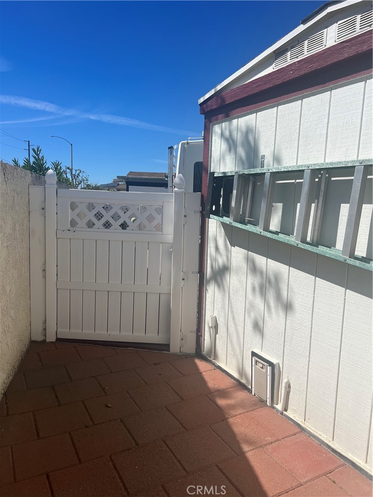 1295 S Cawston Avenue Property Photo 26