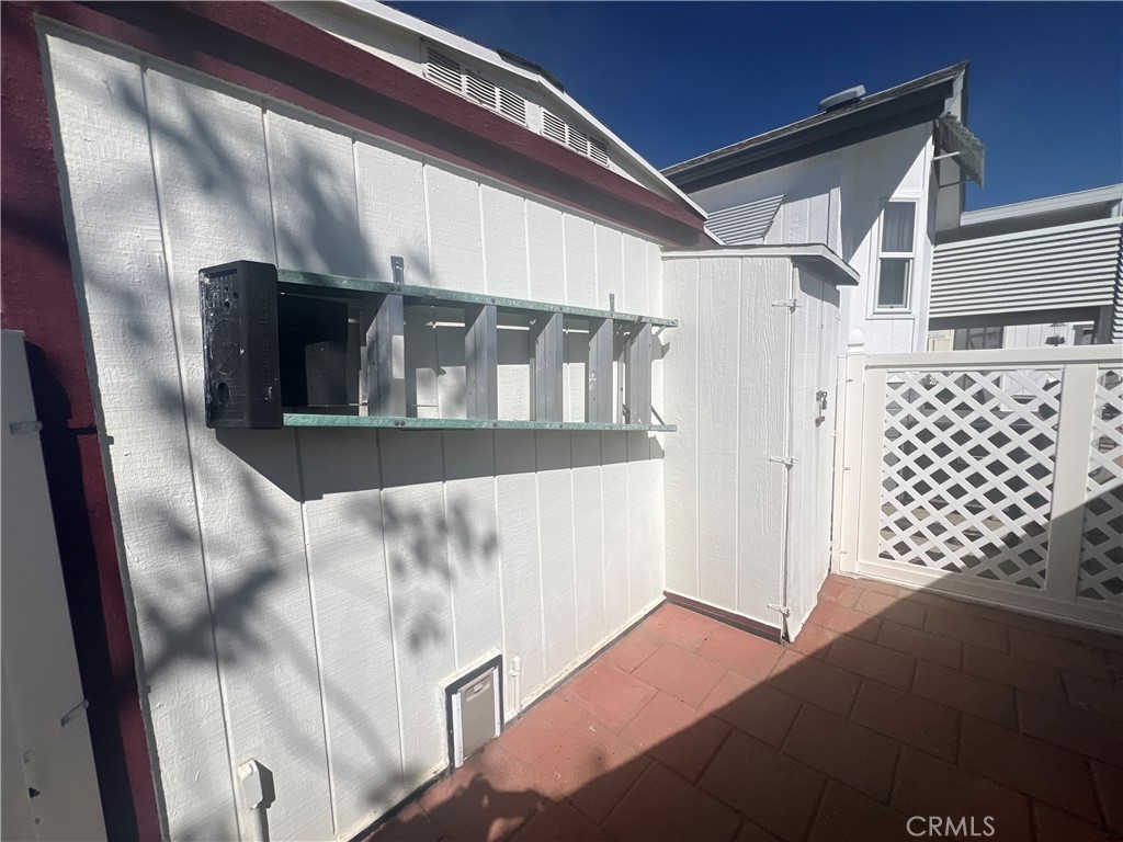 1295 S Cawston Avenue Property Photo 28