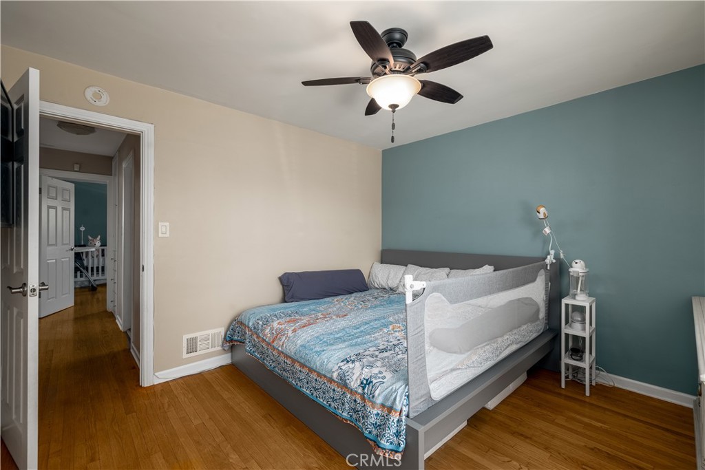 5922 N Vista Property Photo 7