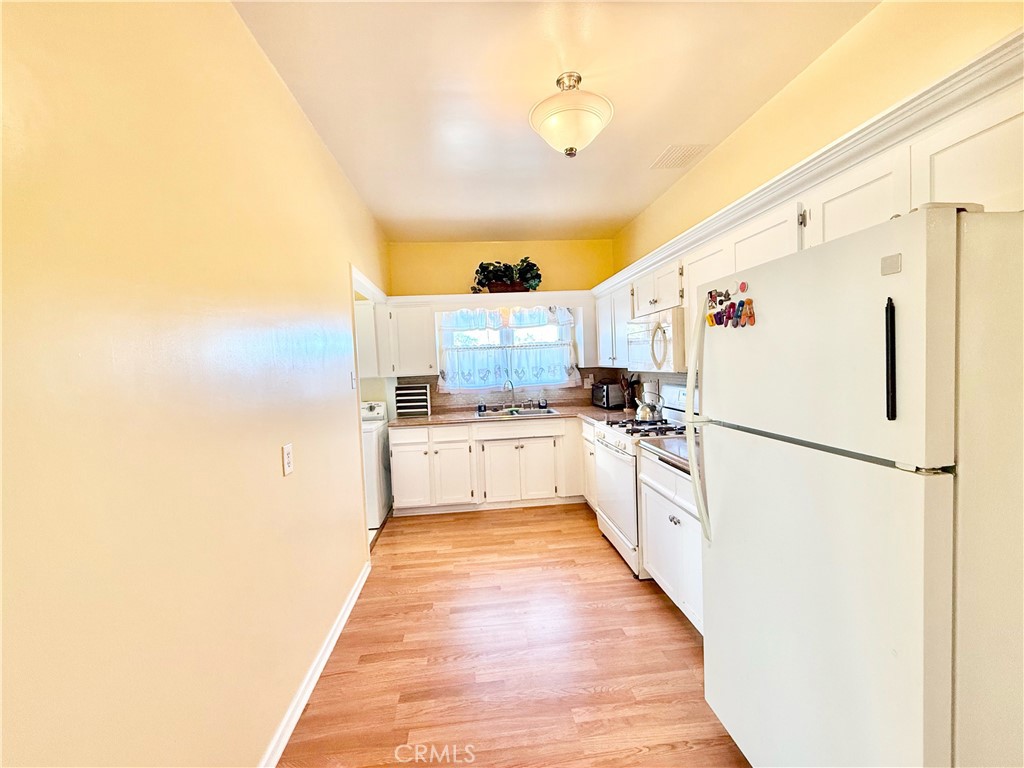 13346 Holly Street Property Photo 12