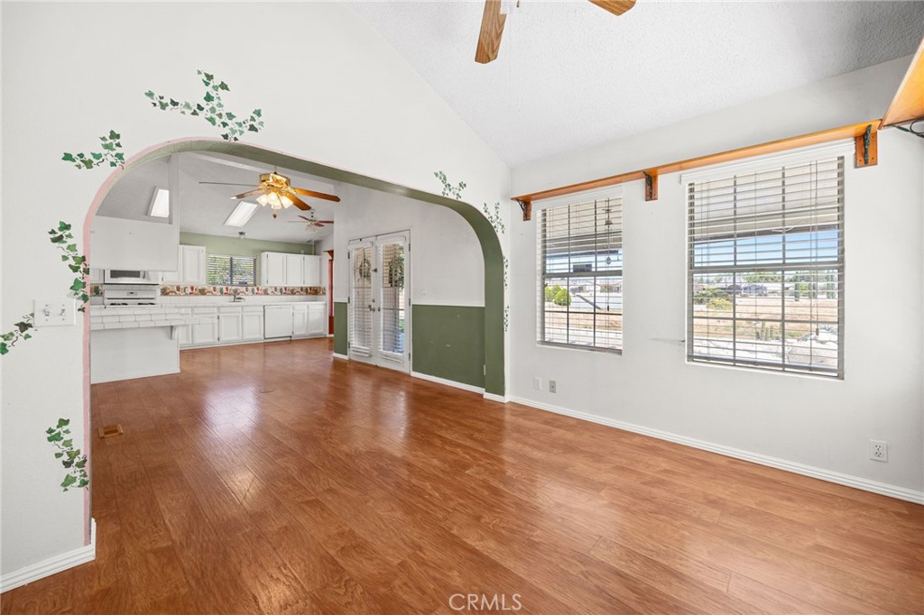 2892 Peach Tree Property Photo 14