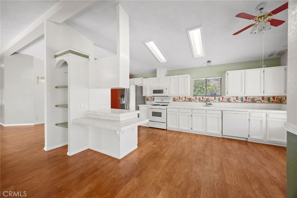 2892 Peach Tree Property Photo 16