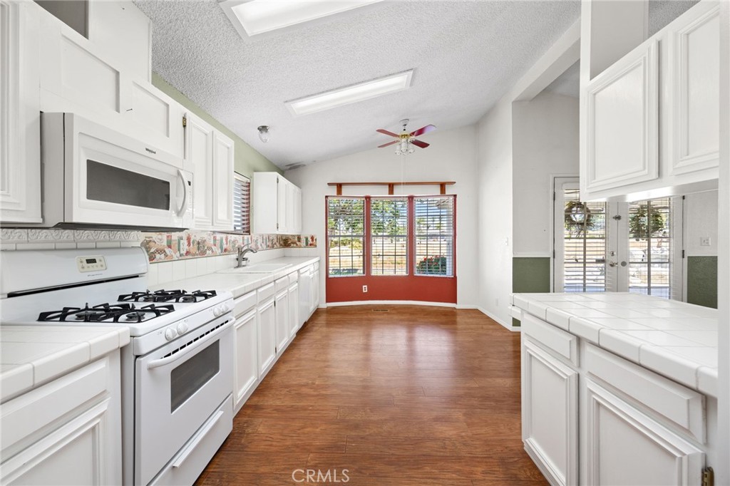 2892 Peach Tree Property Photo 17