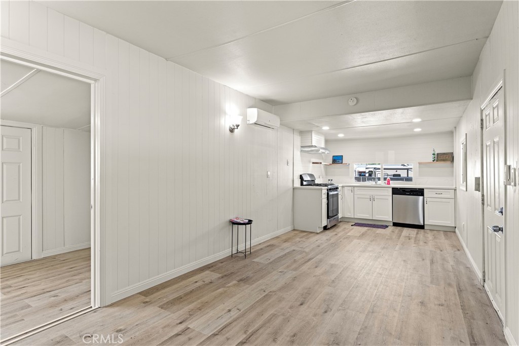 52066 Date Property Photo 2