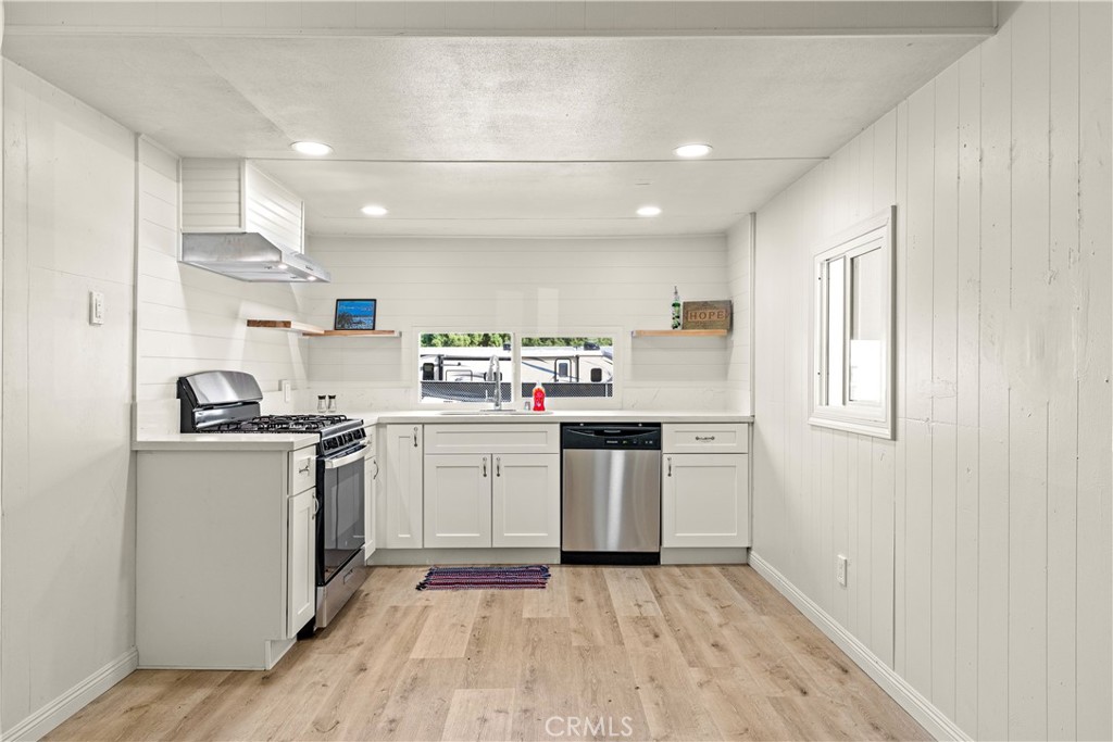 52066 Date Property Photo 4