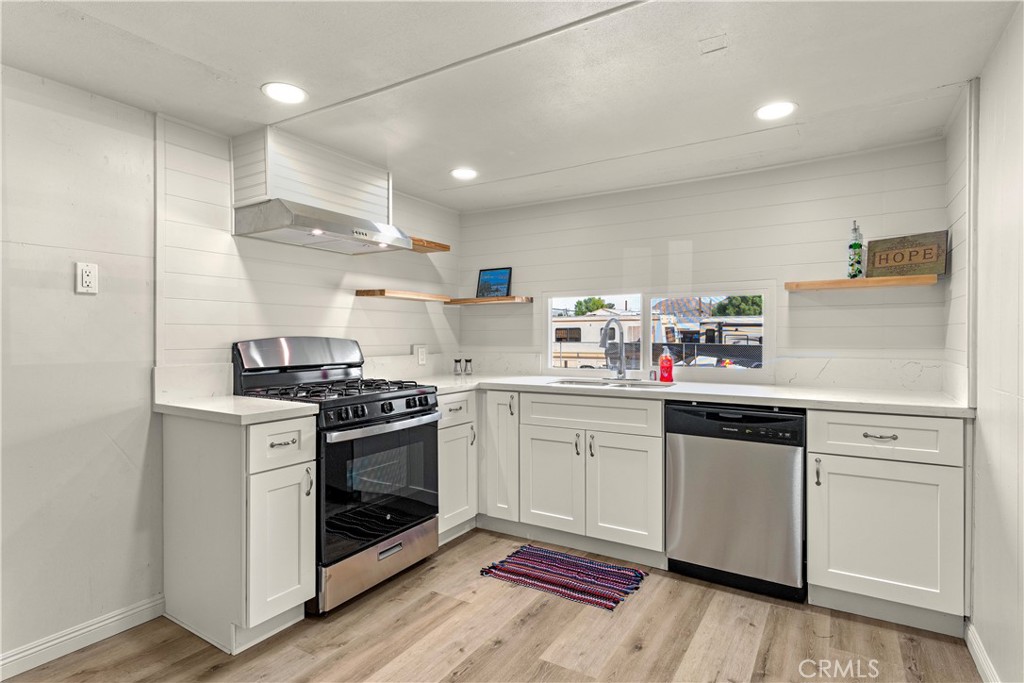 52066 Date Property Photo 5
