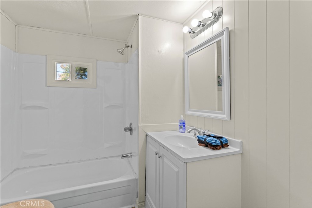 52066 Date Property Photo 10