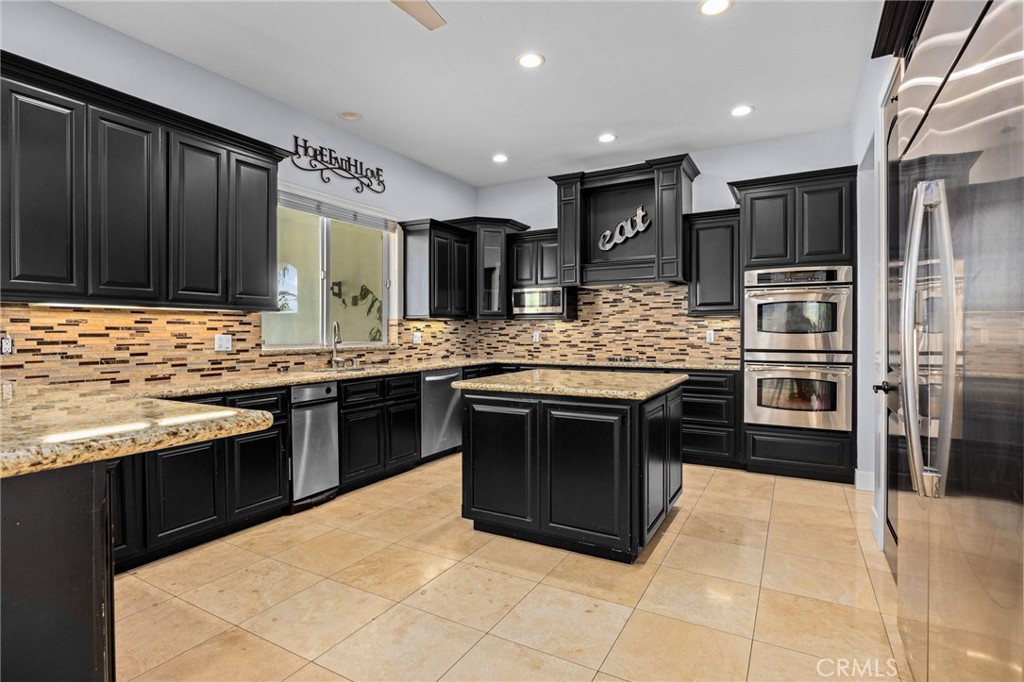 29061 Lupin Place Property Photo 4
