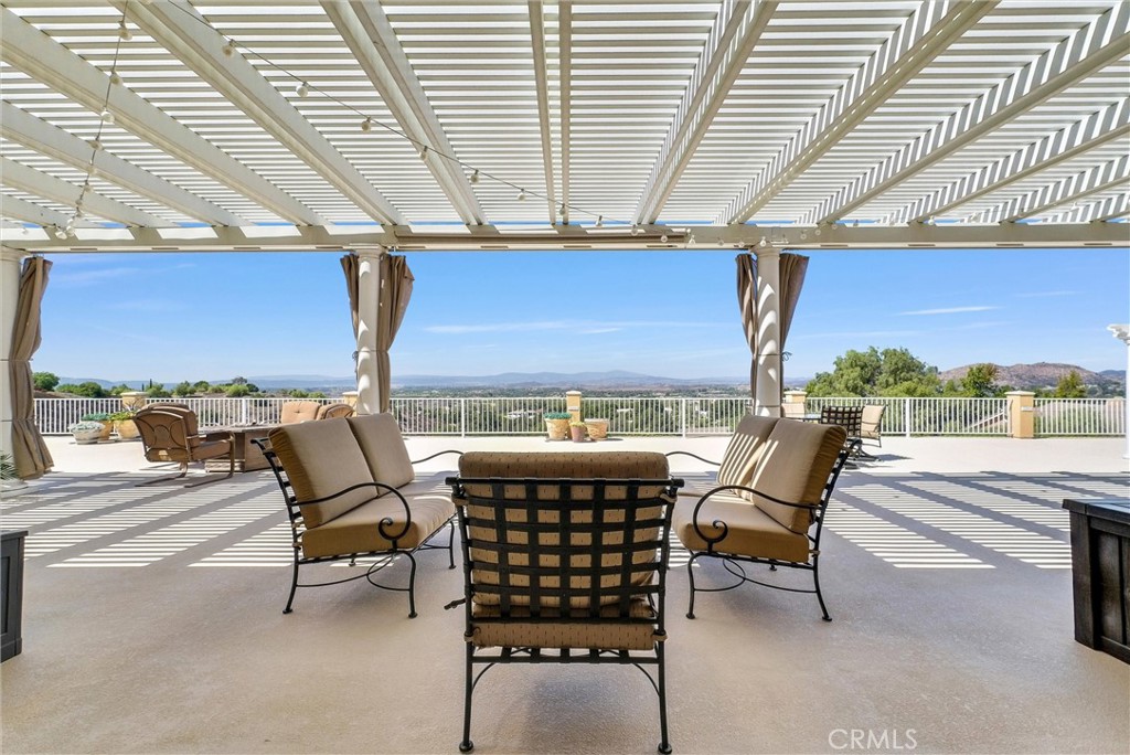 38525 Via De Oro Property Photo 2