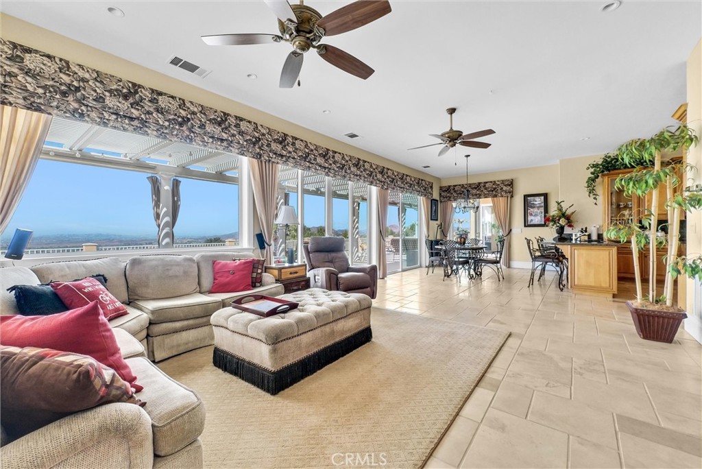 38525 Via De Oro Property Photo 8