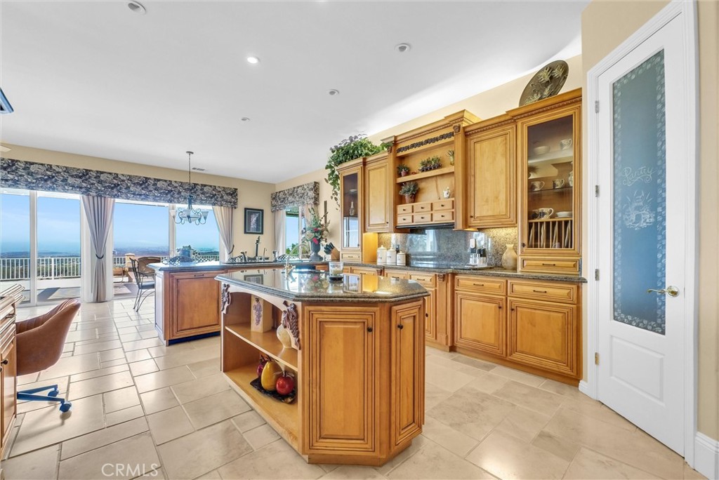 38525 Via De Oro Property Photo 9