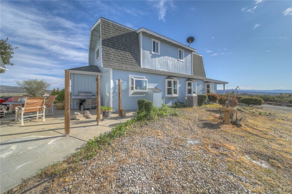 38375 Hill Property Photo 5