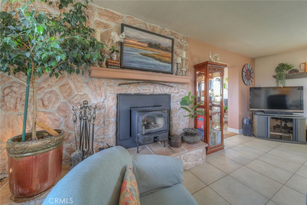 38375 Hill Property Photo 24