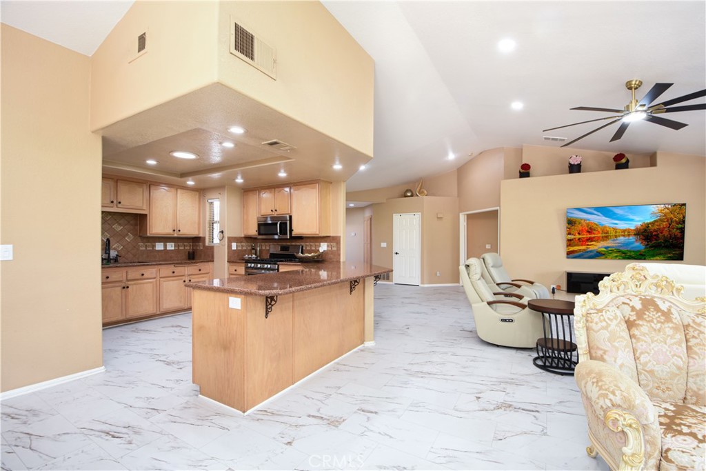 2591 Peach Tree Property Photo 9