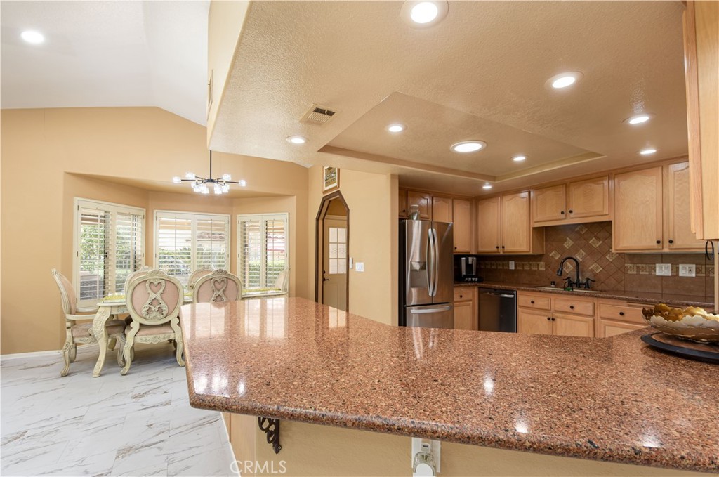 2591 Peach Tree Property Photo 13