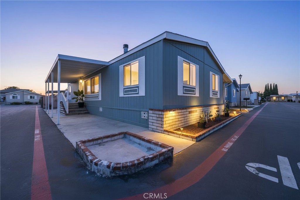 211 S Beach 119 Property Photo 1