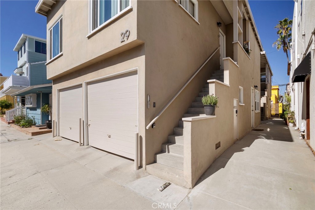 27 66th Place Property Photo 1