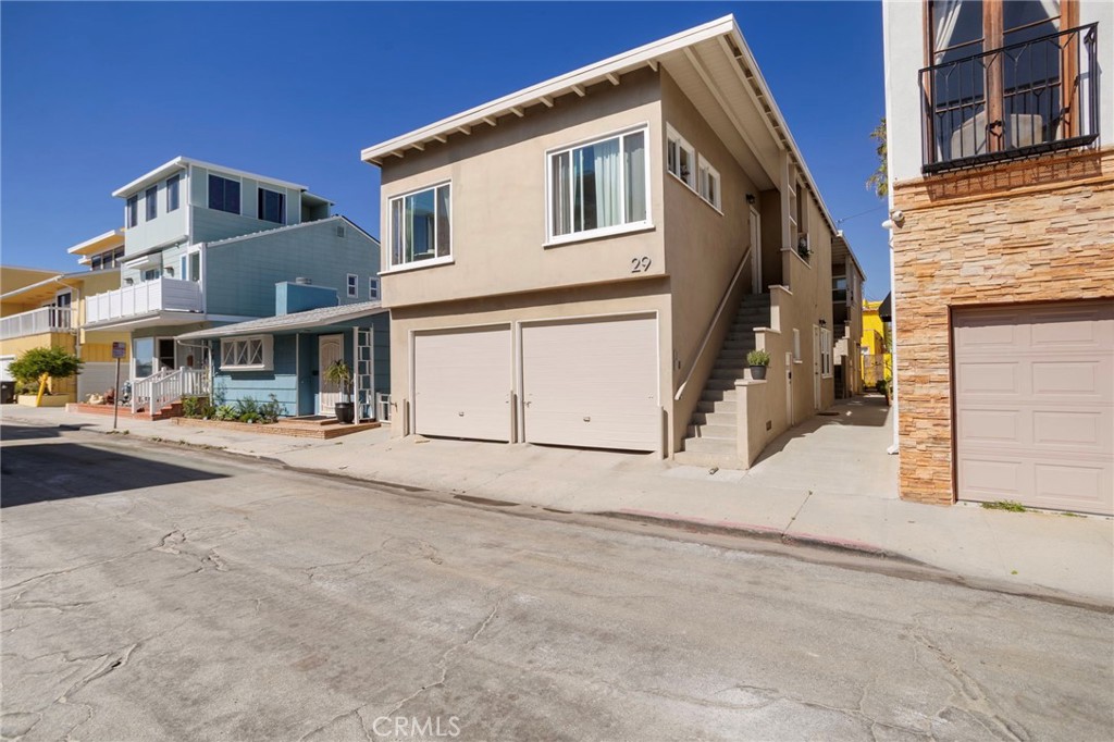 27 66th Place Property Photo 4