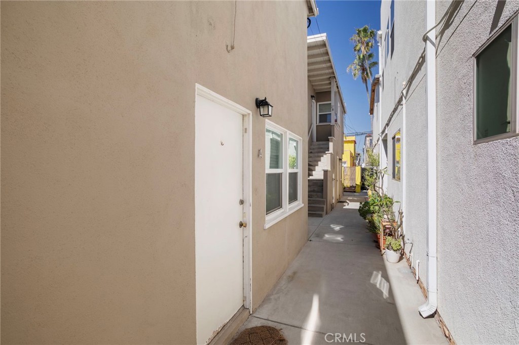 27 66th Place Property Photo 6