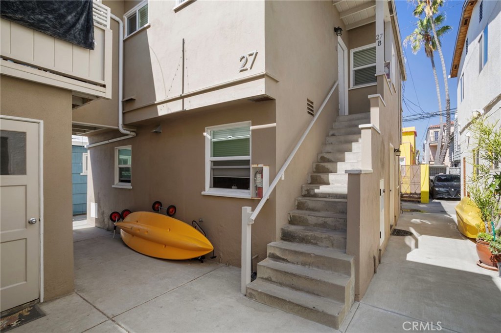 27 66th Place Property Photo 7