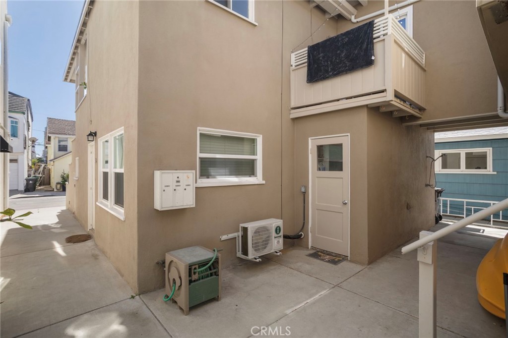 27 66th Place Property Photo 8