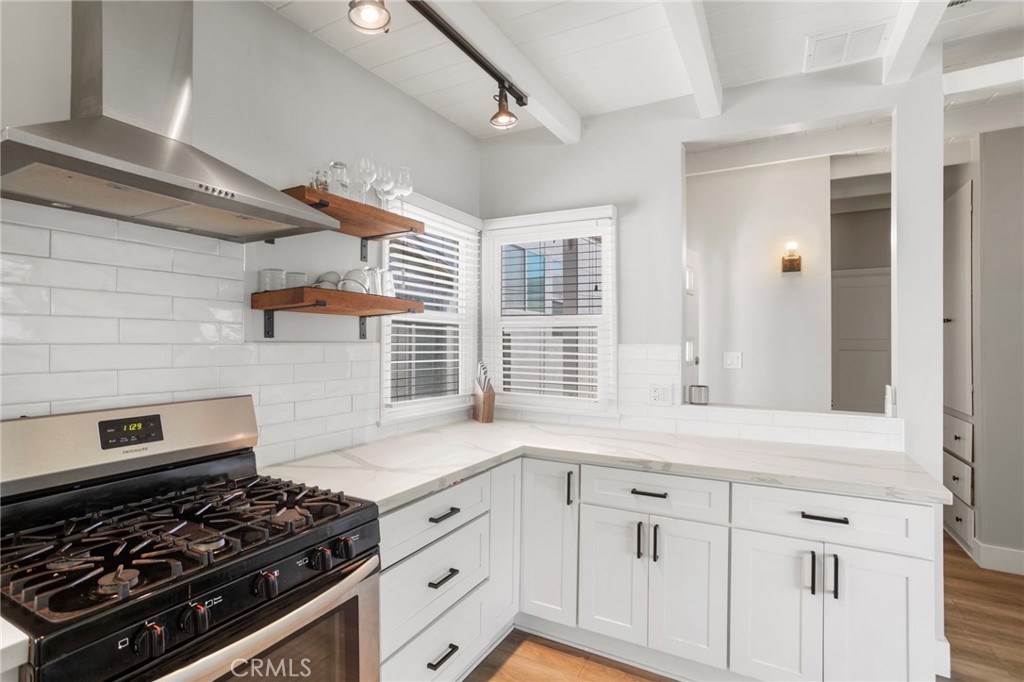 27 66th Place Property Photo 15