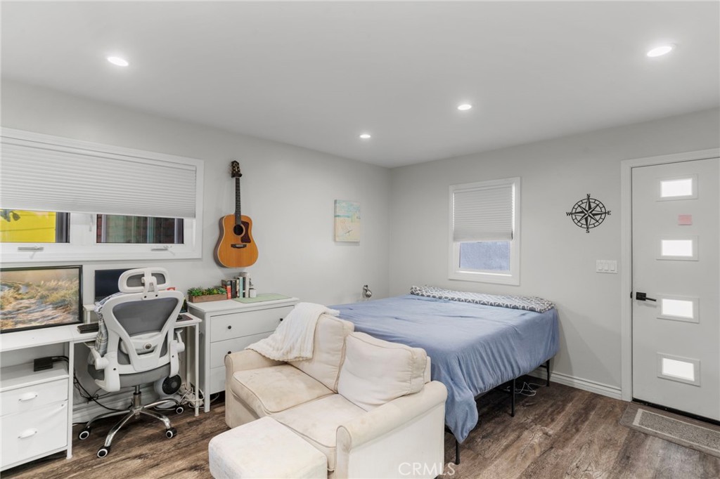 27 66th Place Property Photo 18