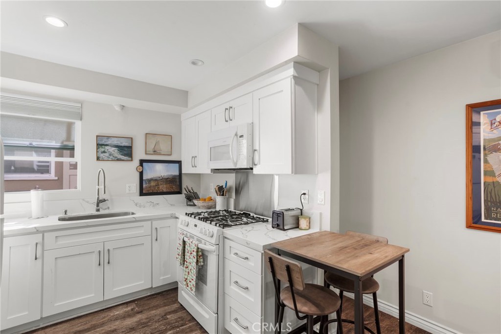 27 66th Place Property Photo 21