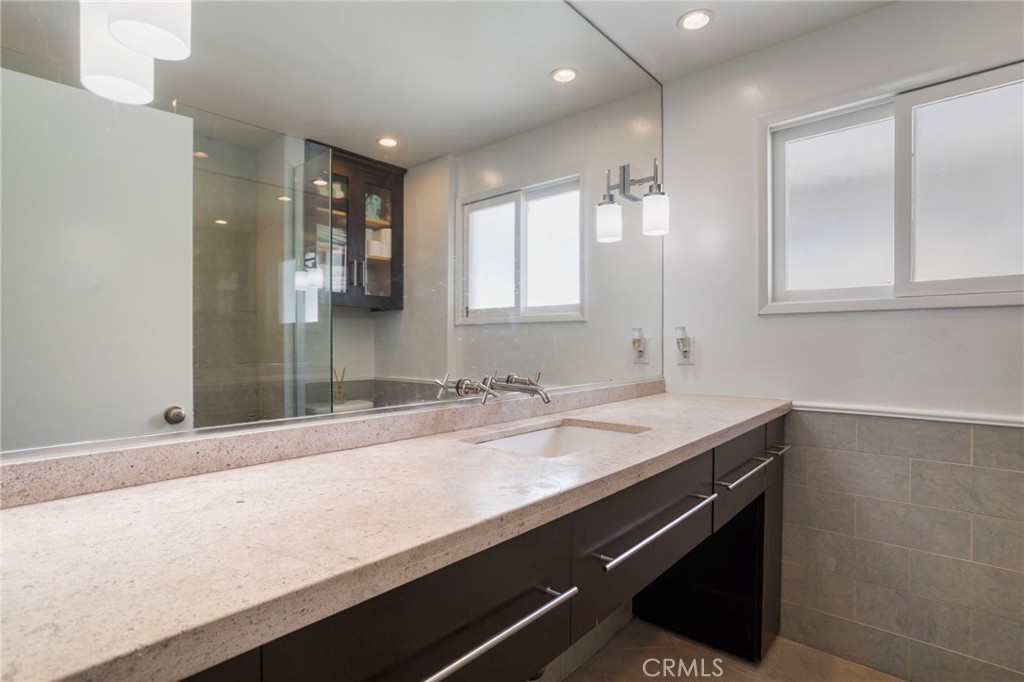 27 66th Place Property Photo 37