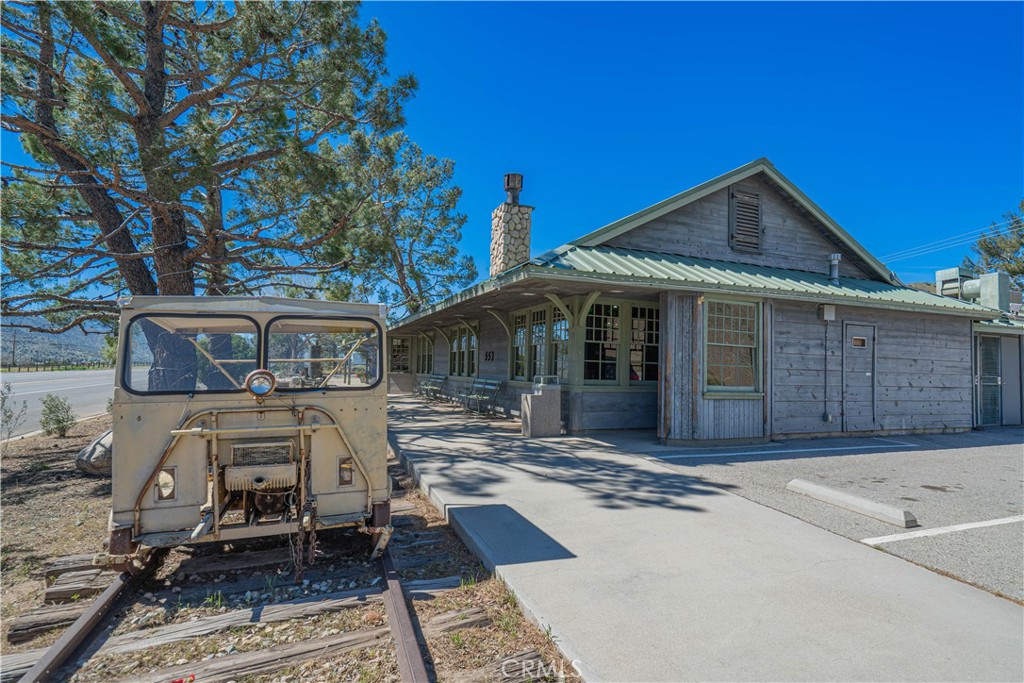 553 Sierra Property Photo 5