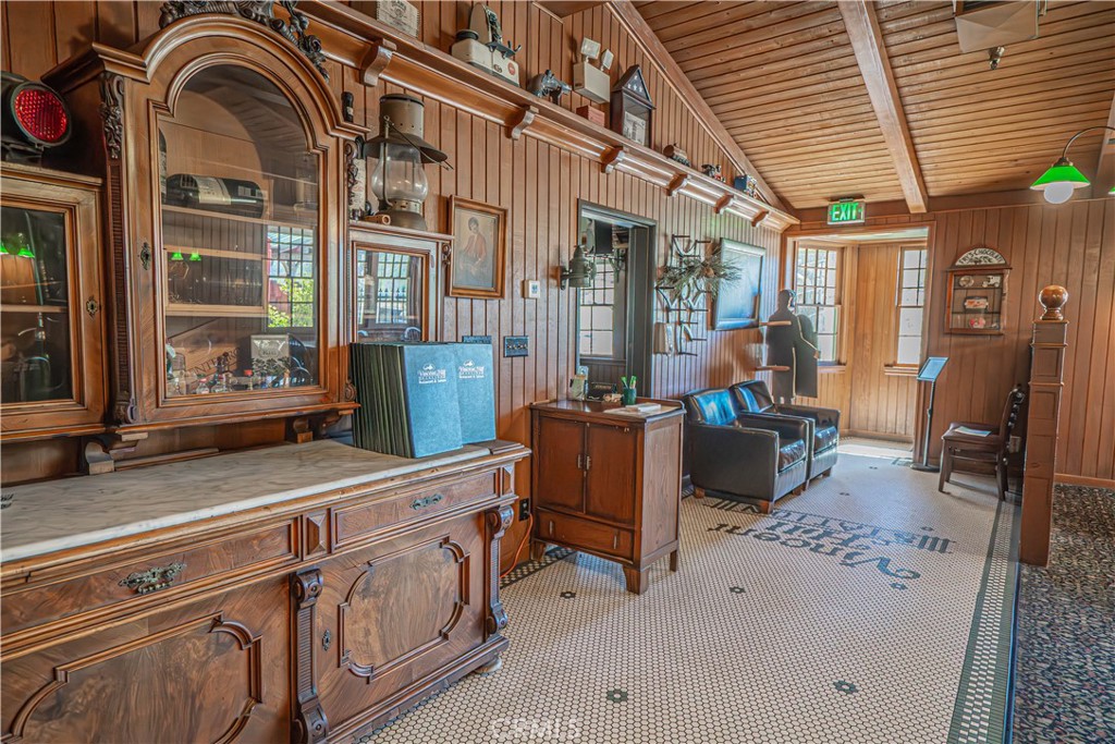553 Sierra Property Photo 23