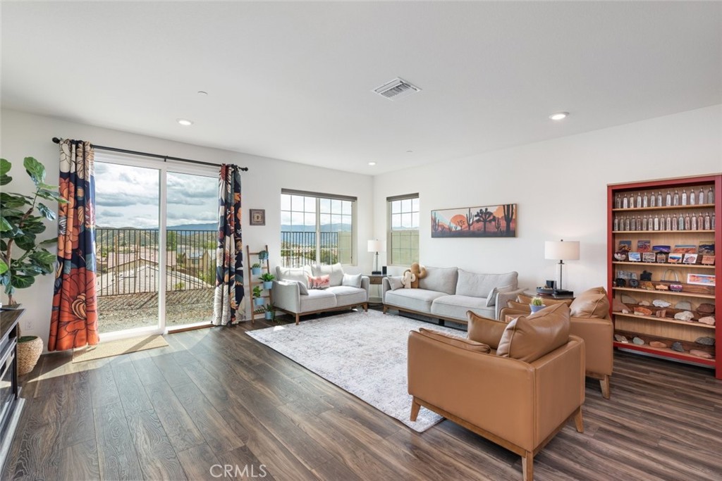 41031 Burnet Street Property Photo 13