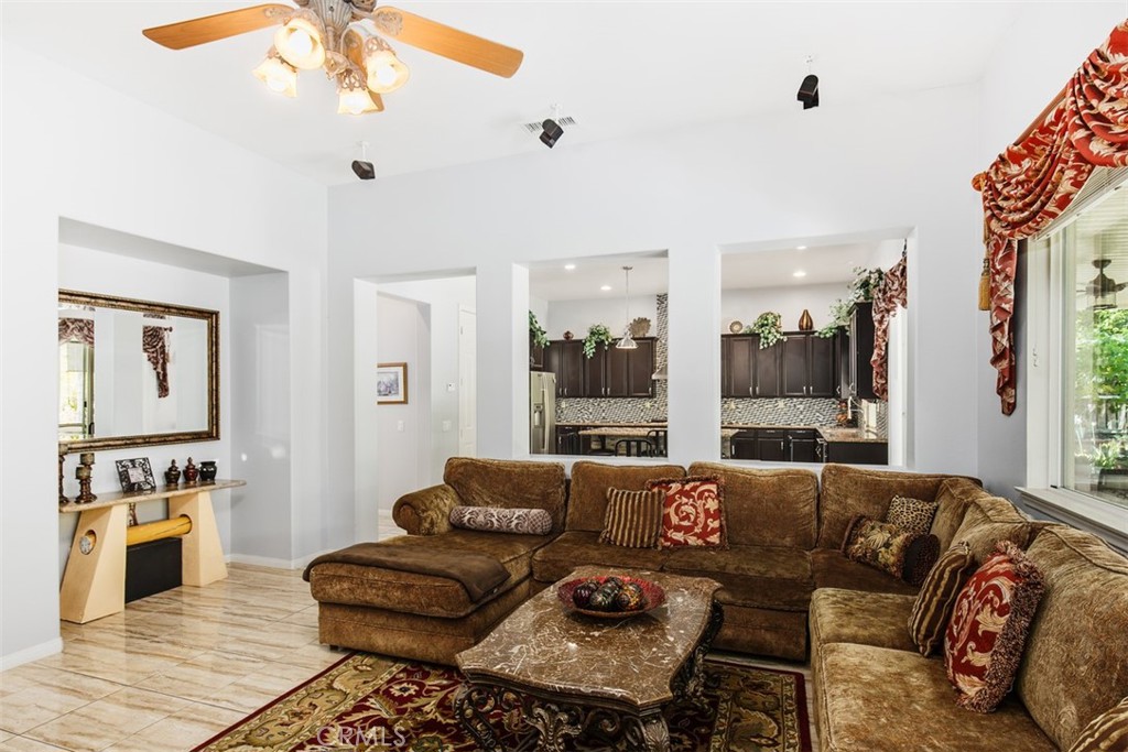 35982 Murano Street Property Photo 8