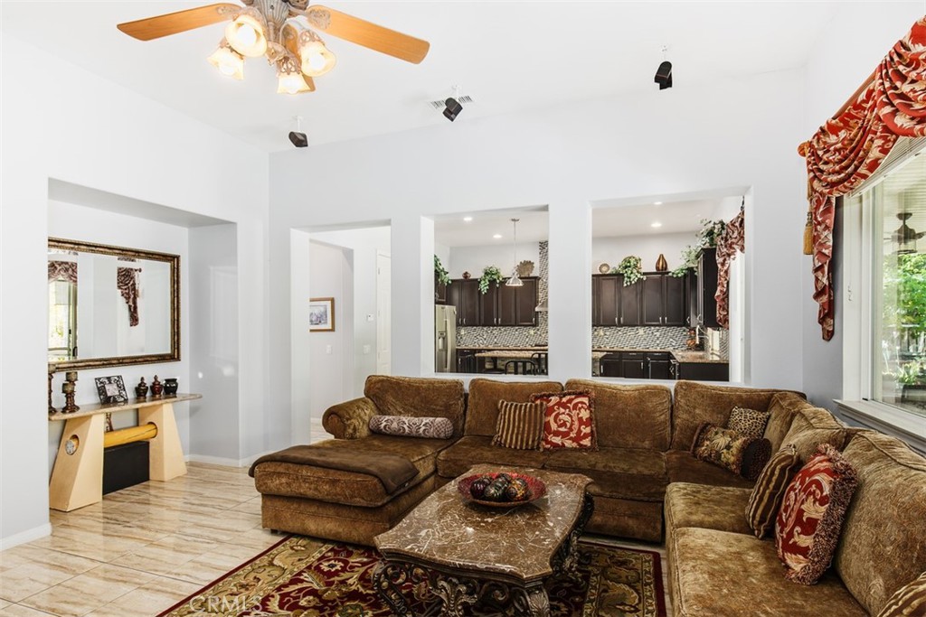 35982 Murano Street Property Photo 9