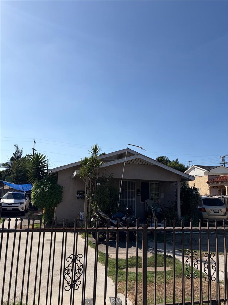 6221 Heliotrope Property Photo 2