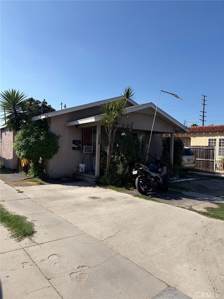 6221 Heliotrope Property Photo 3