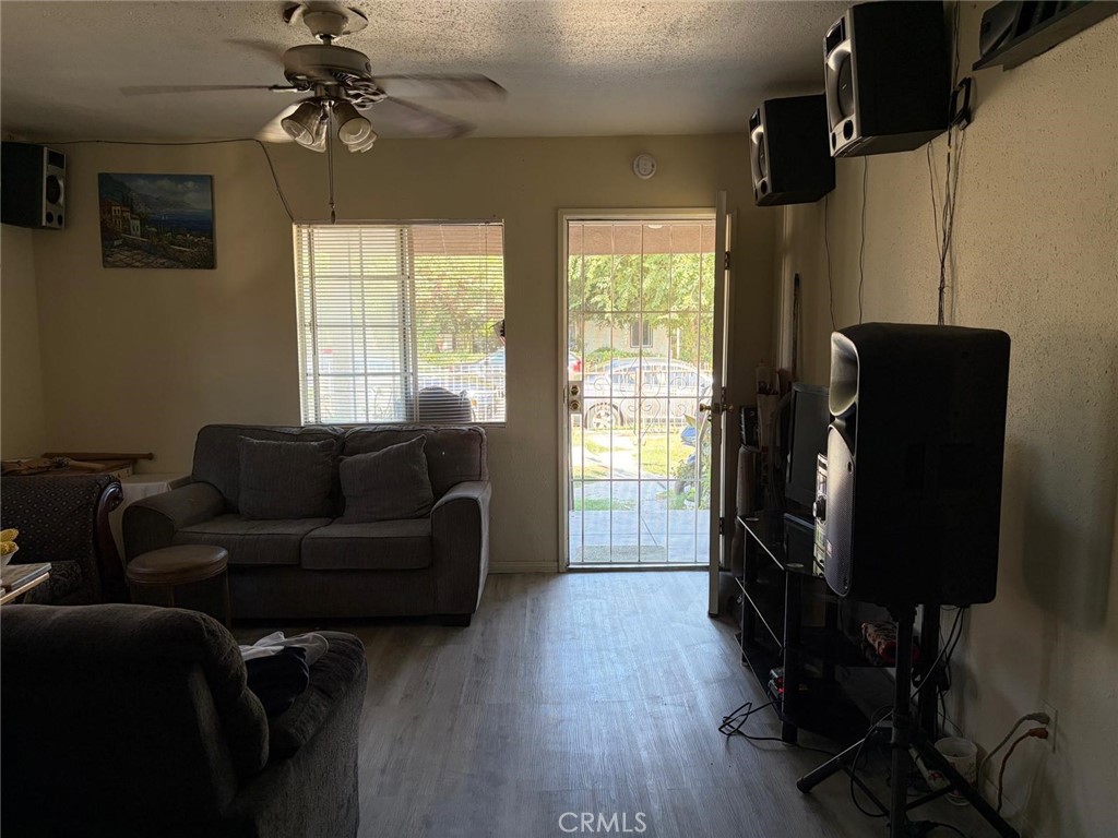 6221 Heliotrope Property Photo 5