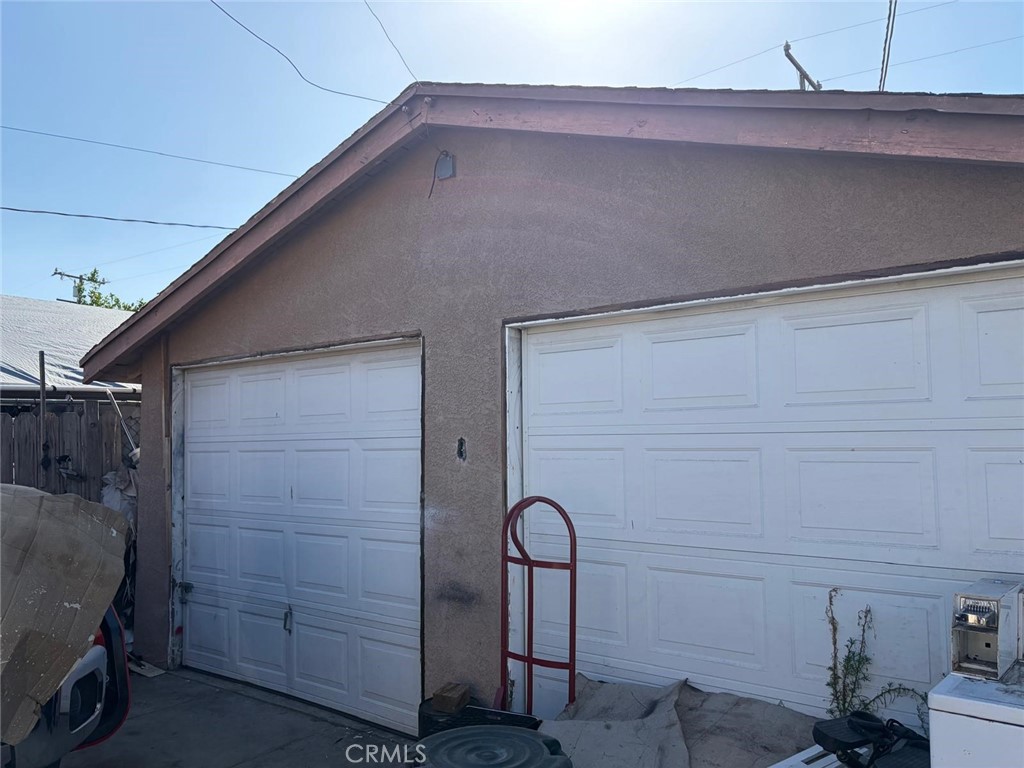 6221 Heliotrope Property Photo 14