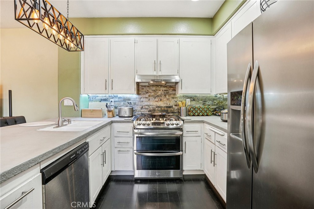 28515 Klondike Property Photo 18