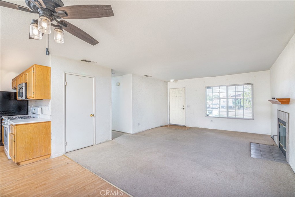 10611 Plainfield Property Photo 5