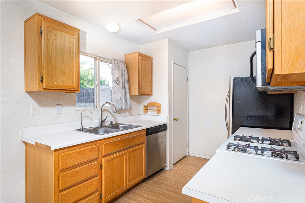 10611 Plainfield Property Photo 8
