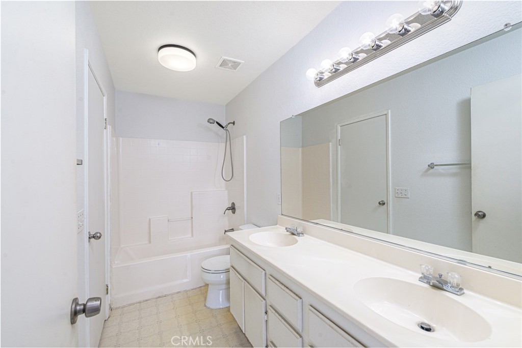 10611 Plainfield Property Photo 12