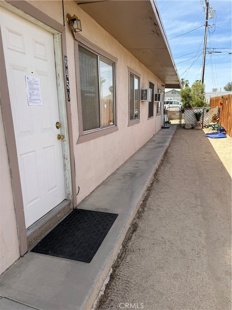 6450 Athol Property Photo 4