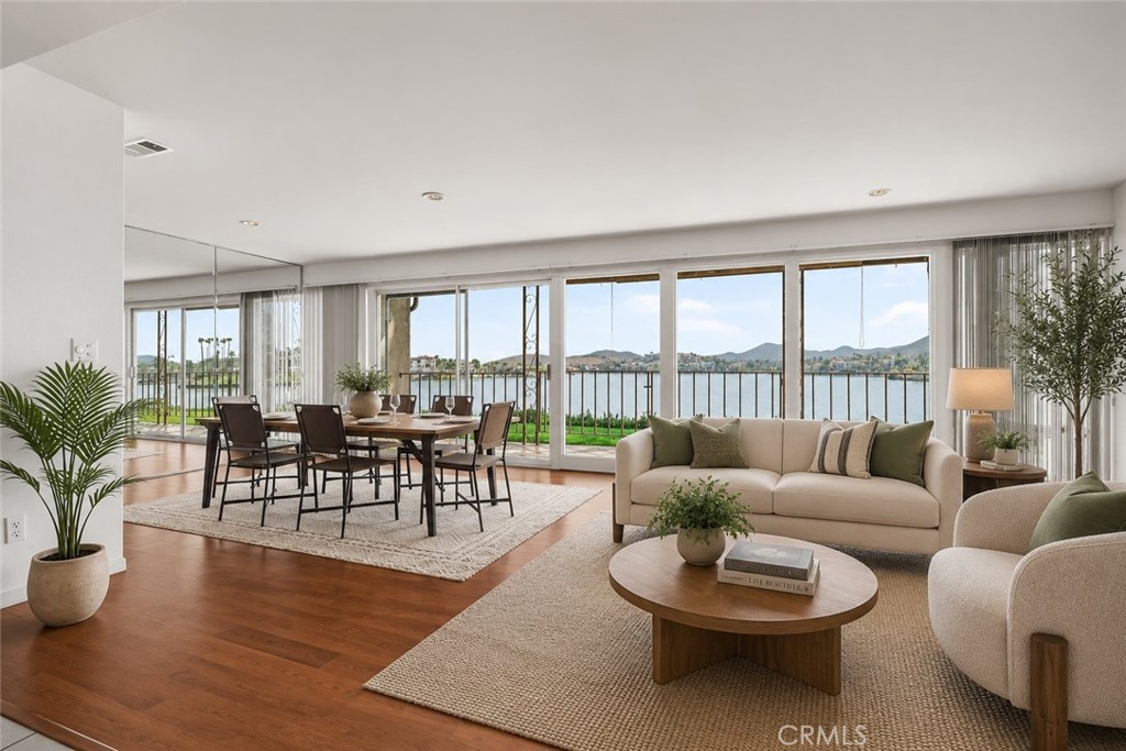 22054 Treasure Island Property Photo 4