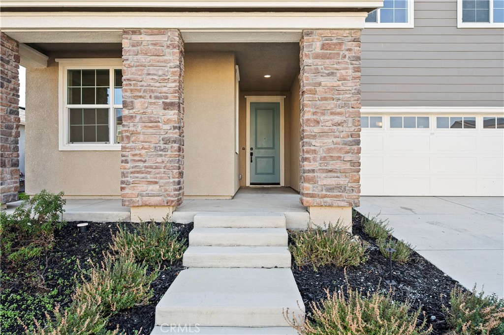 5541 Promontory Property Photo 3