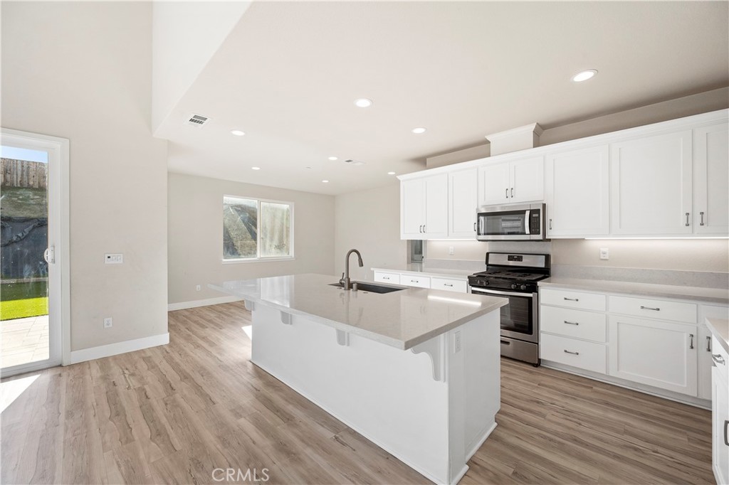 5541 Promontory Property Photo 8