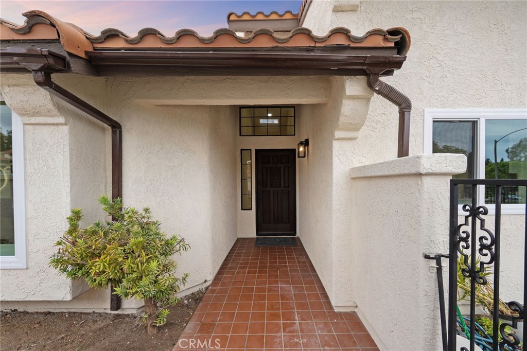 1723 Larkhaven Glen Property Photo 4